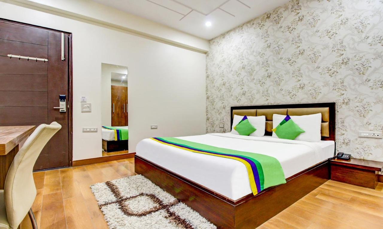 Treebo M2M Residency Sector 46 Hotell Gurgaon Eksteriør bilde